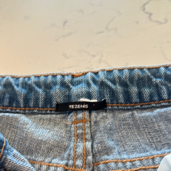 Trendy Distressed Blue Jeans with Embroidery - Picture 3 of 9